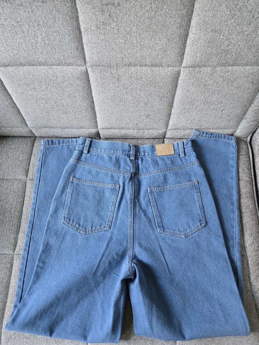 JLUXLABEL | Medium Wash Roesia Jeans In Blue Size 25 - Picture 13 of 16
